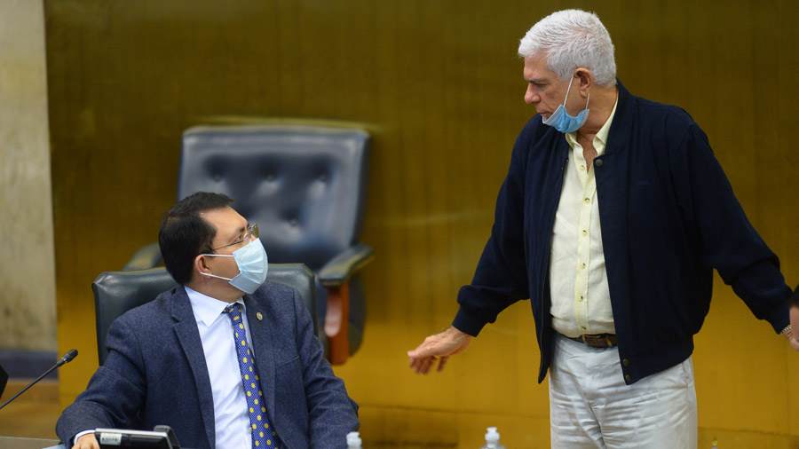 Mario Ponce pidió $ 3.3 millones a Hacienda para pagar planillas, incluidas las plazas fantasmas mario-ponce-pidio-33-millones-a-hacienda-para-pagar-planillas-incluidas-las-plazas-fantasmas